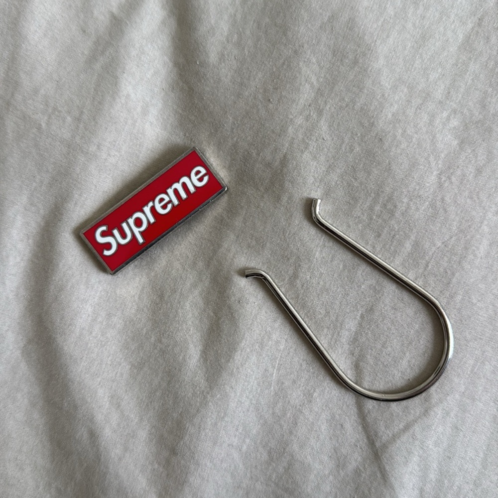 Supreme Keychain - Picture 3 of 3